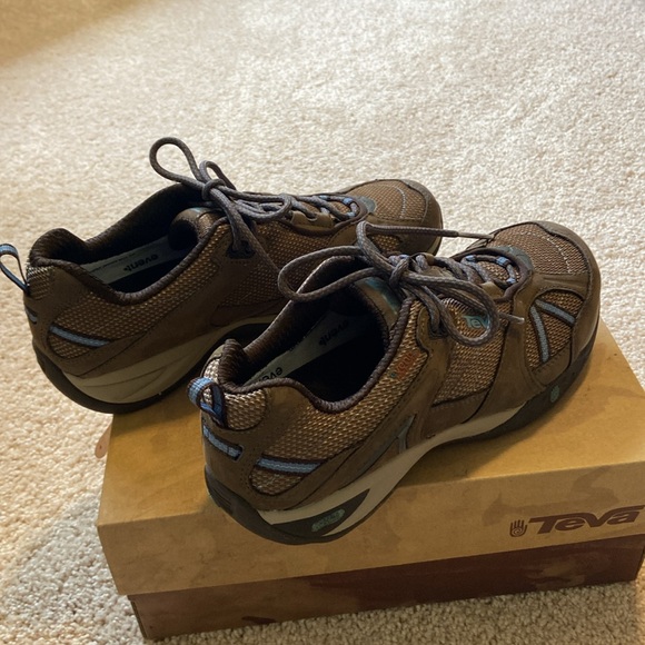 Teva women’s hiking shoes Sky Lake Event - Picture 2 of 9